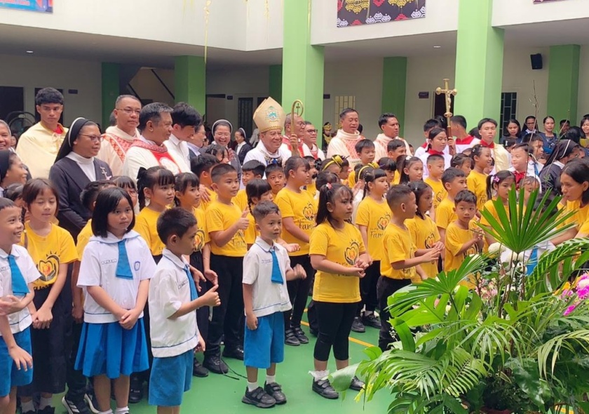 Mamuju, Let Your Light Shine!